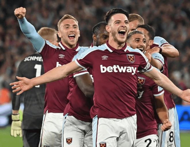 记者：阿芳和伊藤洋辉预计12月复出，穆西亚拉则需要更长时间