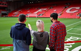 [井]nba交易市场[井] Brett Siegel报道，据联盟消息人士透露，鹈鹕对琼斯和墨菲的要价为至少两个不受保护的首轮选秀权